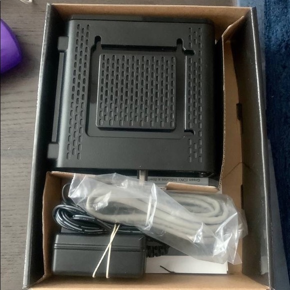 Arris Motorola Surfboard SB6121 4x4 DOCSIS 3.0 Cable Modem Like New Complete - Picture 2 of 2